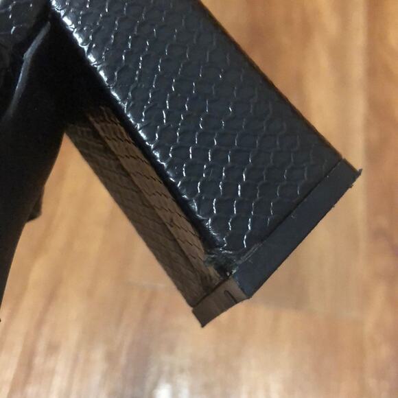 Cushion Walk by Avon Black Snakeskin Print Heels Size 6 - Picture 14 of 14